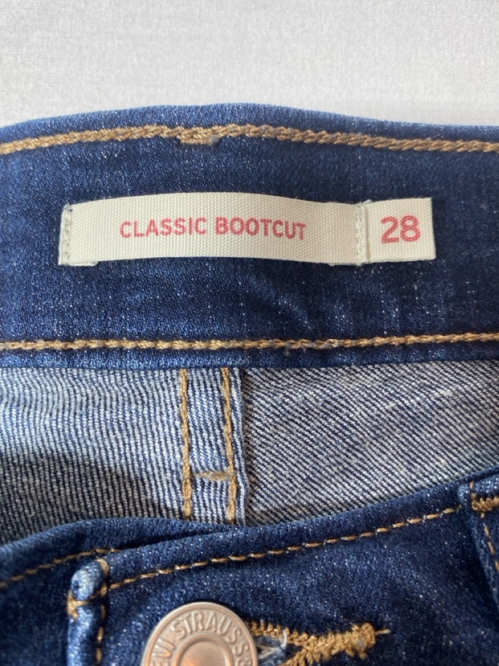 Levi's Classic Bootcut Blue Jeans Women’s Size 28 - Picture 6 of 13